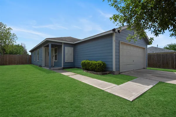 $2,300 | 7939 Yaupon View Drive, Cypress, TX 77433