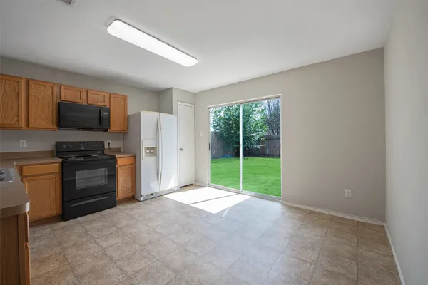 $2,300 | 7939 Yaupon View Drive, Cypress, TX 77433