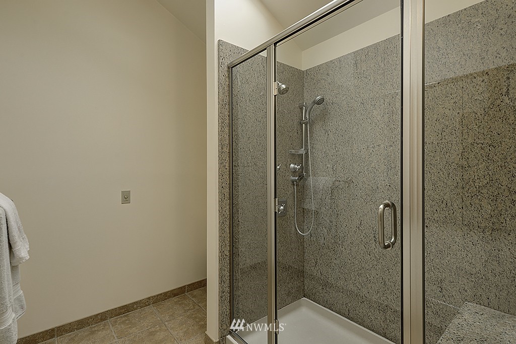 9410 Hoeder Lane Bothell, WA 98011 - Photo 11 of 25 Gallery Image 11