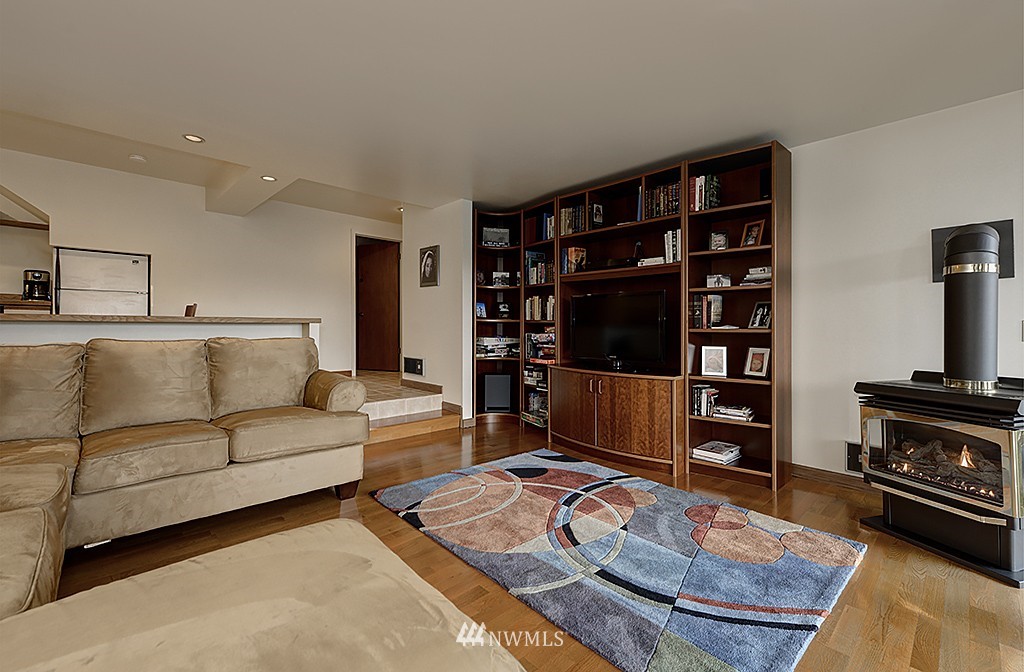 9410 Hoeder Lane Bothell, WA 98011 - Photo 13 of 25 Gallery Image 13