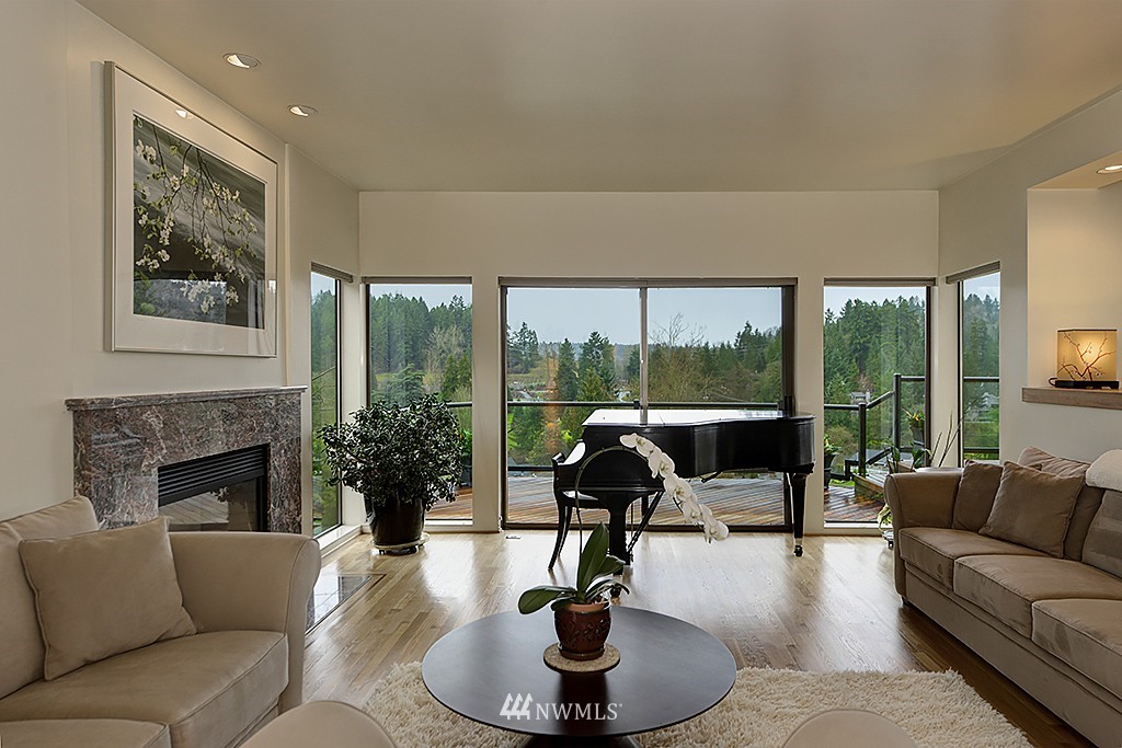 9410 Hoeder Lane Bothell, WA 98011 - Photo 4 of 25 Gallery Image 4