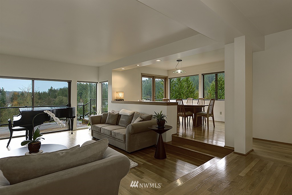 9410 Hoeder Lane Bothell, WA 98011 - Photo 5 of 25 Gallery Image 5