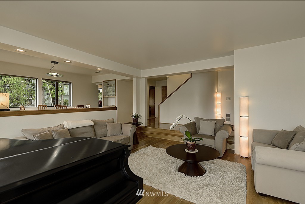 9410 Hoeder Lane Bothell, WA 98011 - Photo 6 of 25 Gallery Image 6