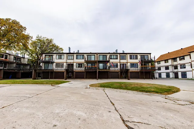 $196,000 | 730 Elm Street North, Unit B1, Fargo, ND 58102