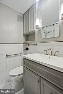 $215,000 | 4740 Connecticut Avenue Northwest, Unit 404, Washington, DC 20008