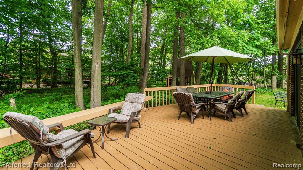 30210 High Valley Road Farmington Hills, MI 48331 - Photo 37 of 40