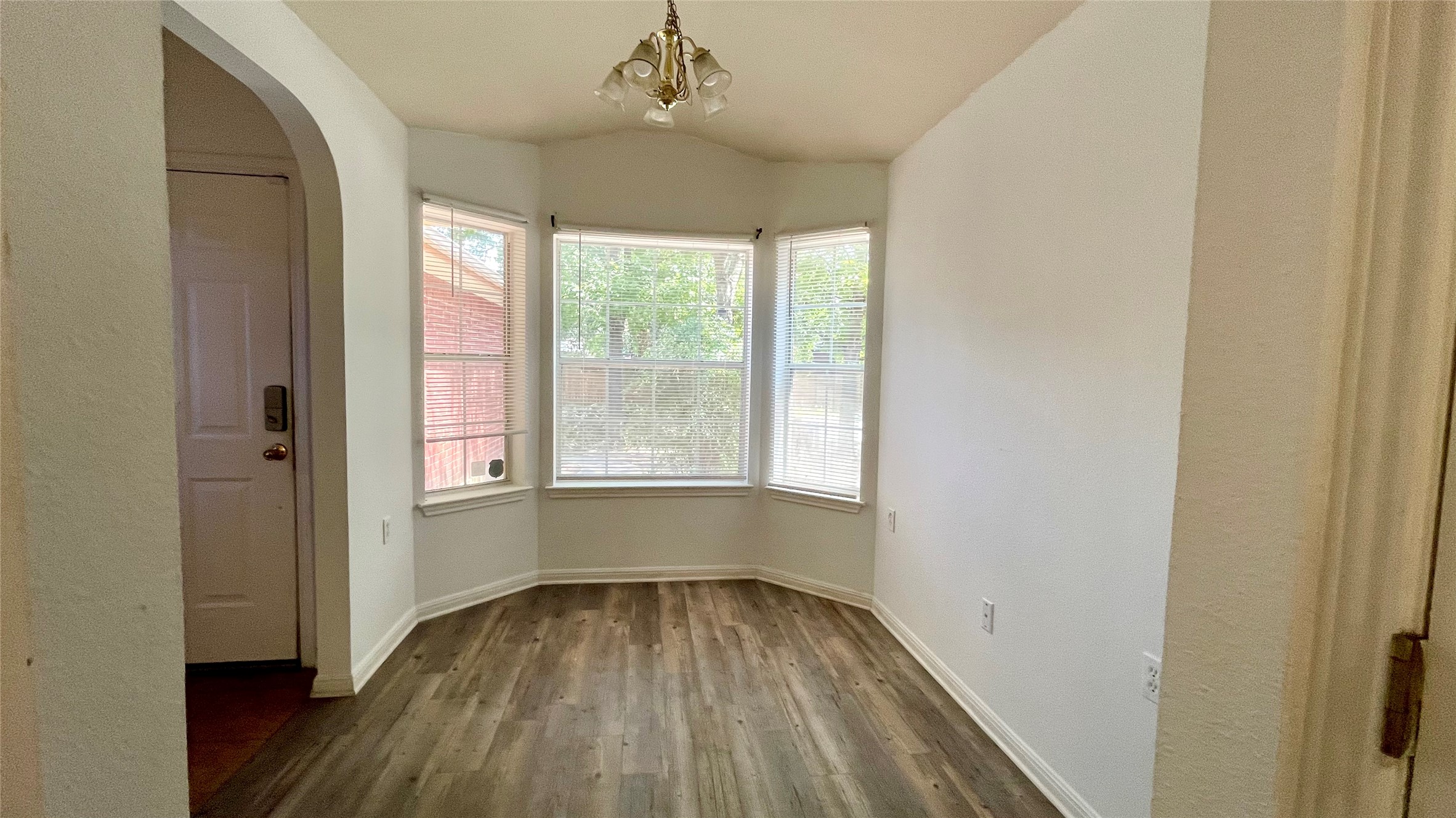 5512 Steven Creek Way Austin, TX 78721 - Photo 12 of 30