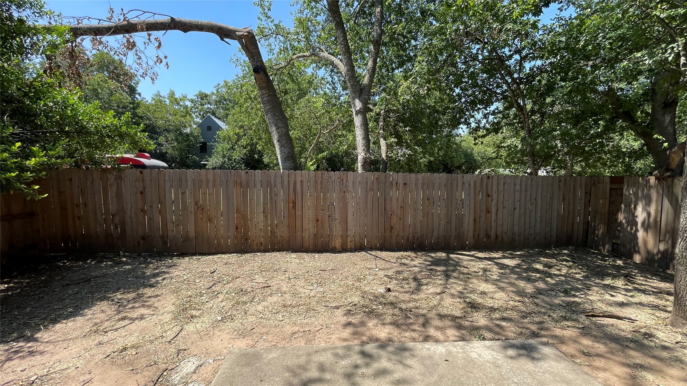5512 Steven Creek Way Austin, TX 78721 - Photo 17 of 30 View of fenced backyard