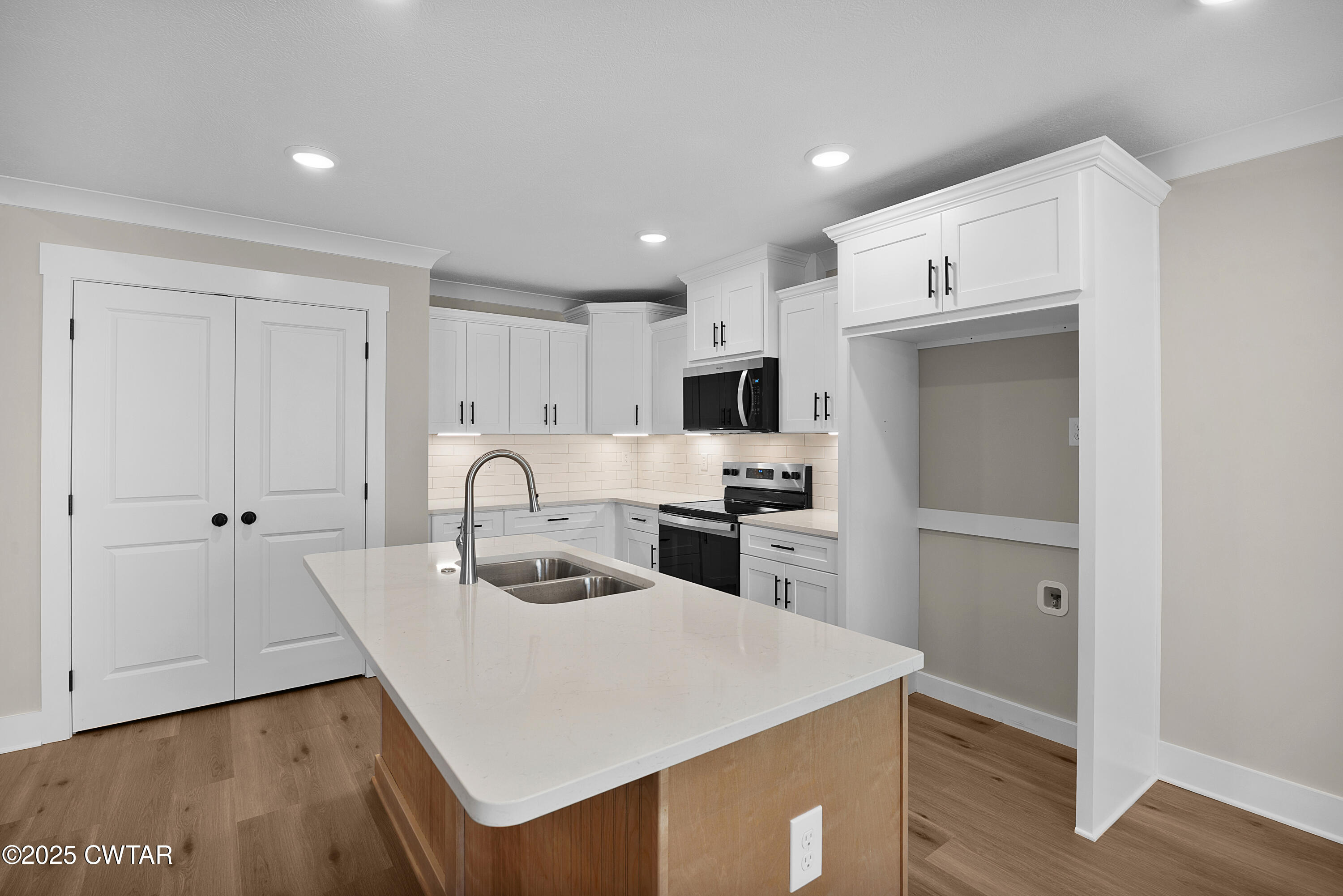 435 Fairway Boulevard Jackson, TN 38305 - Photo 6 of 16 Kitchen 2