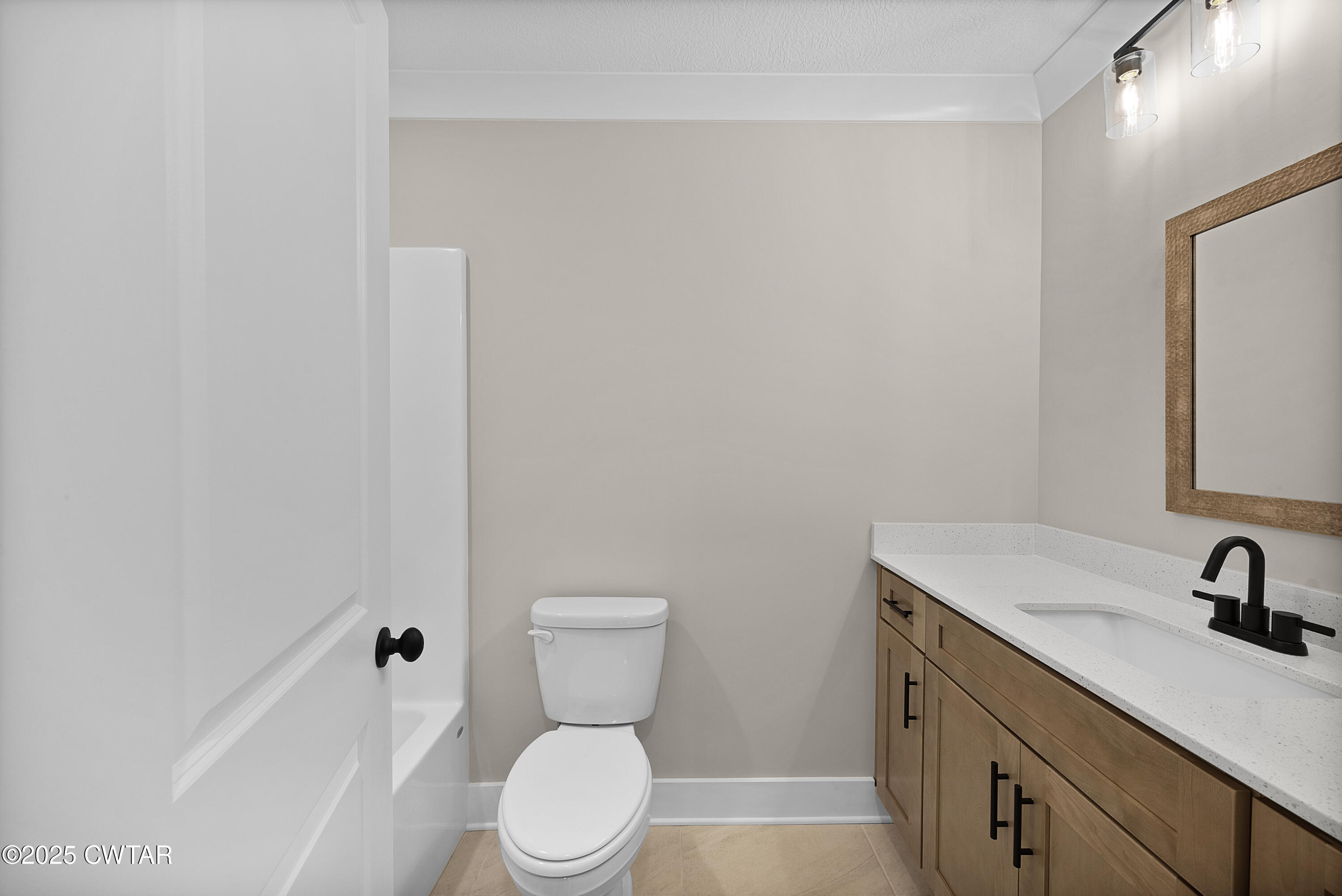 435 Fairway Boulevard Jackson, TN 38305 - Photo 8 of 16 Guest Bath