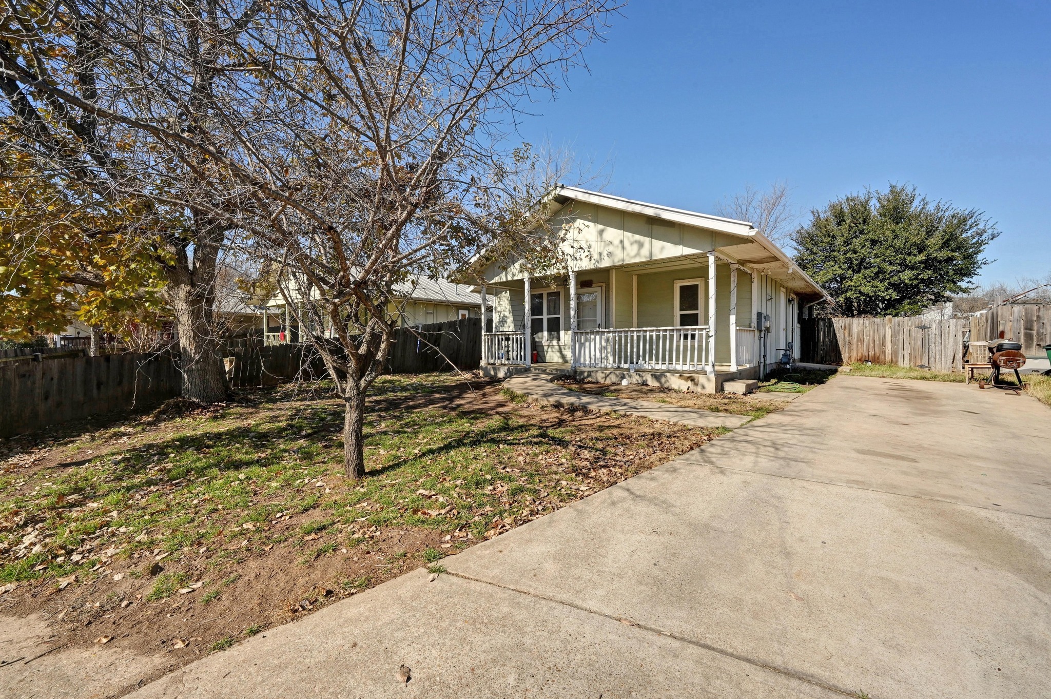 6901 Frontera Trail Austin, TX 78741 - Photo 3 of 21 a view of a house with a patio