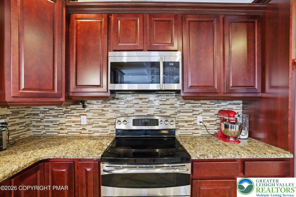 117 Fernwood Road Bushkill, PA 18324 - Photo 19 of 76