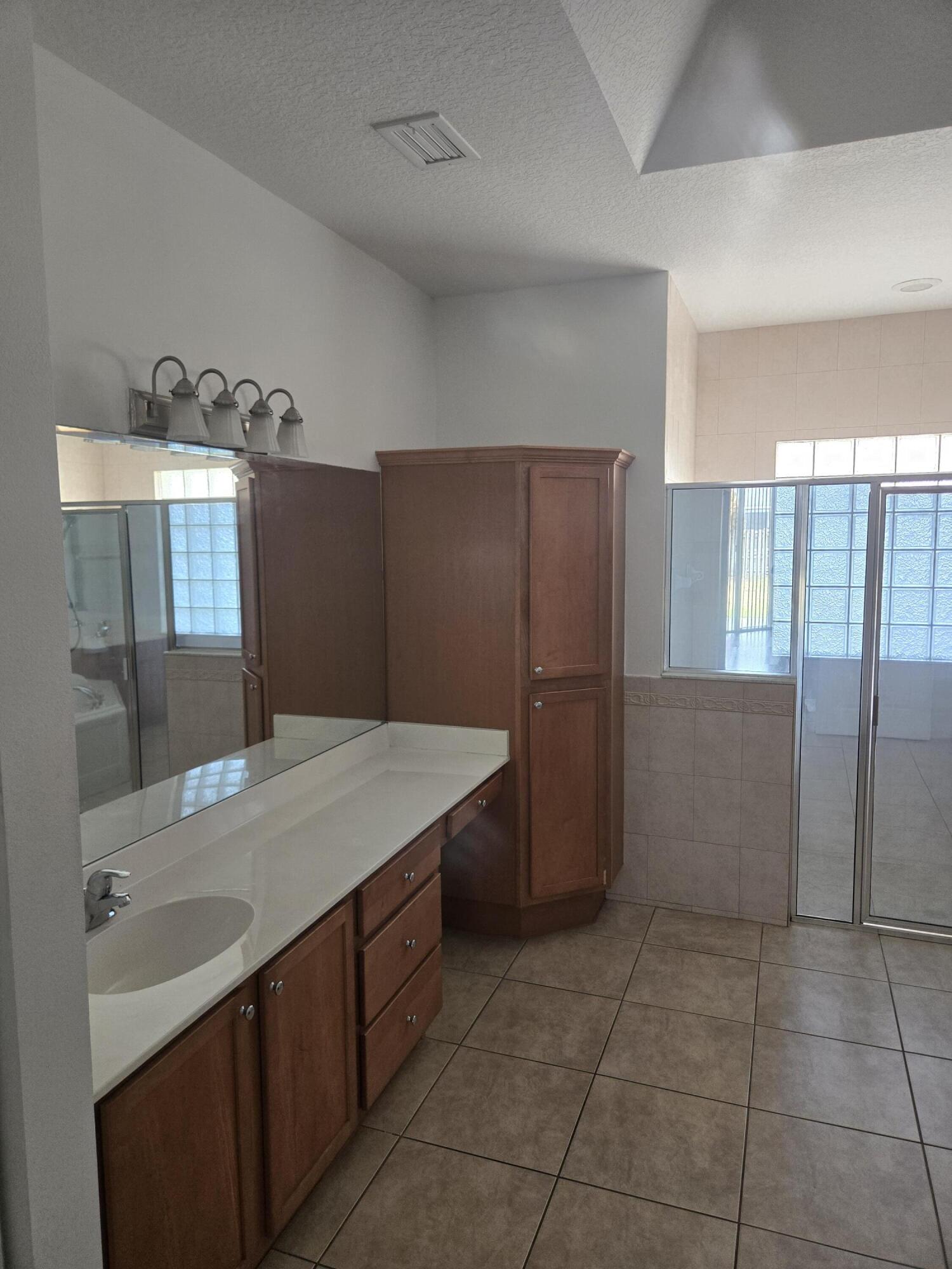 2472 Southwest Valnera Street Port St. Lucie, FL 34953 - Photo 14 of 38 1000424889