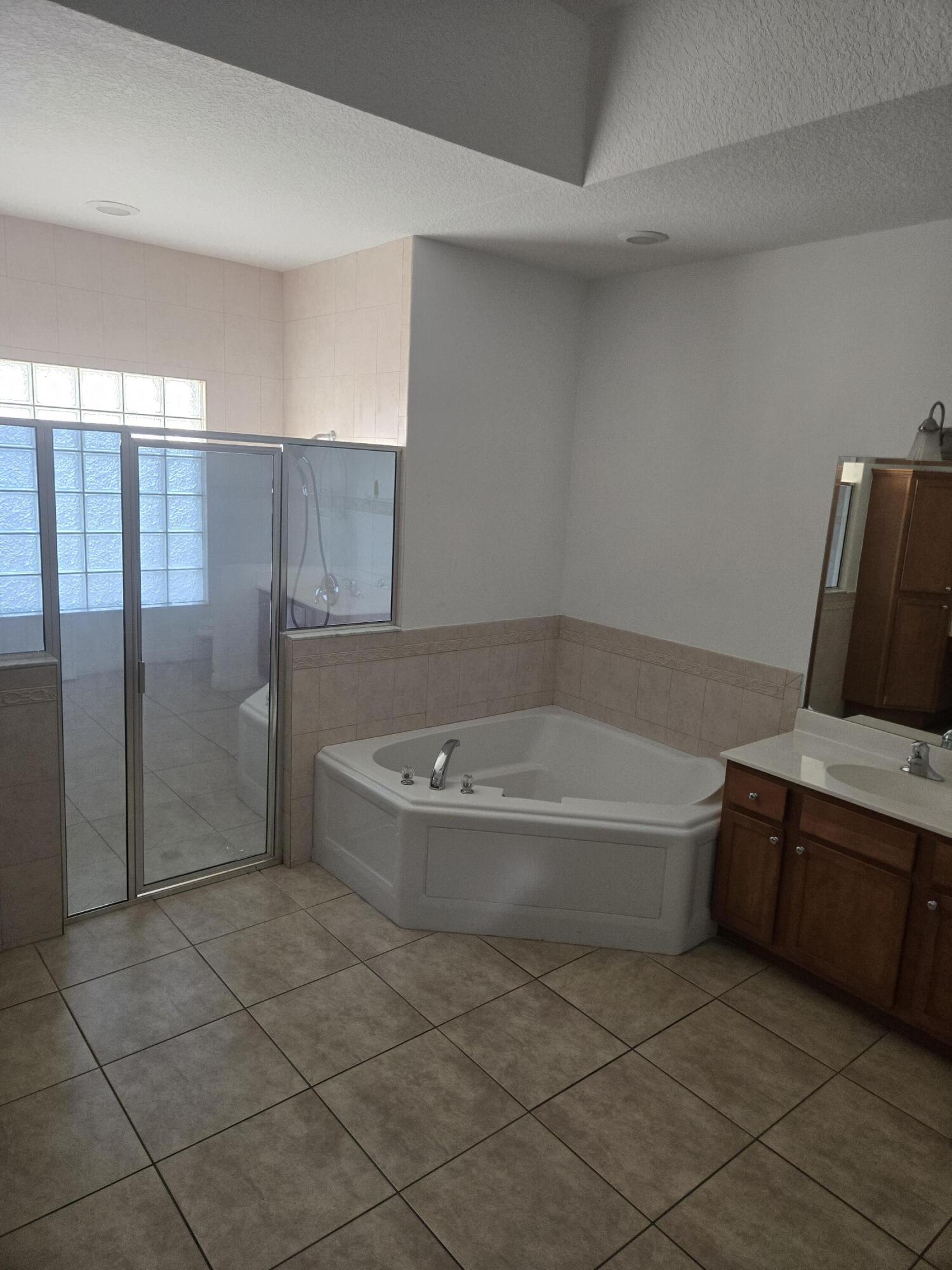 2472 Southwest Valnera Street Port St. Lucie, FL 34953 - Photo 15 of 38 1000424890