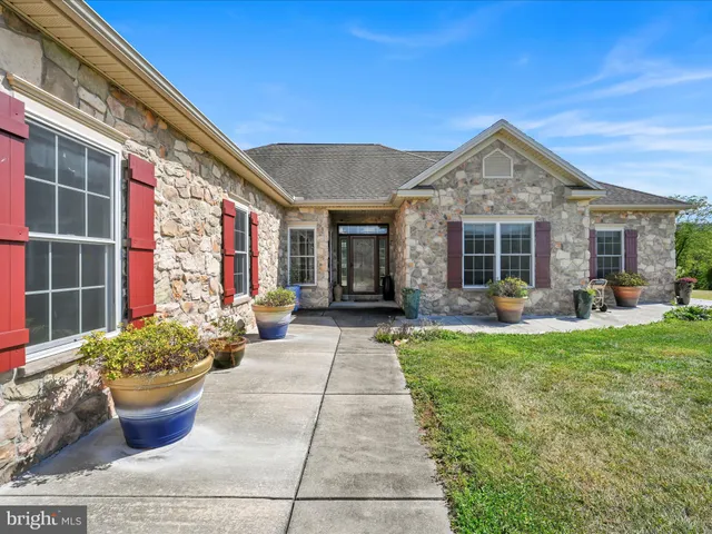 $899,000 | 1120 Suedberg Road, Pine Grove, PA 17963