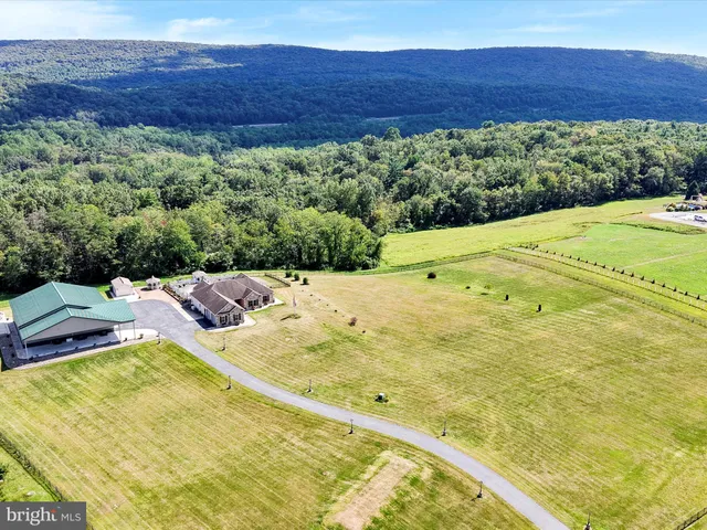 $899,000 | 1120 Suedberg Road, Pine Grove, PA 17963