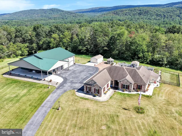 $899,000 | 1120 Suedberg Road, Pine Grove, PA 17963
