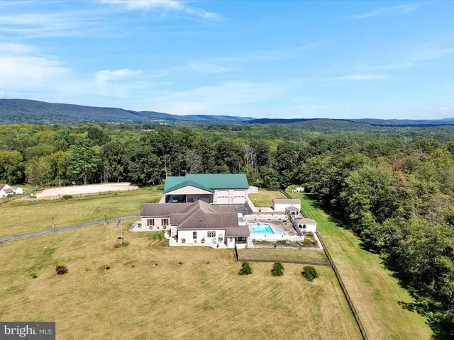 $899,000 | 1120 Suedberg Road, Pine Grove, PA 17963
