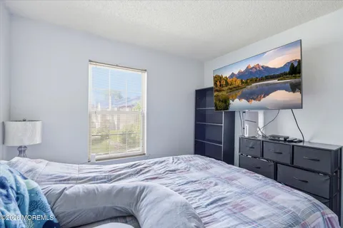 $399,900 | 8 Stuart Drive, Unit 4, Freehold, NJ 07728