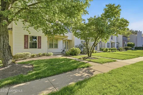 $399,900 | 8 Stuart Drive, Unit 4, Freehold, NJ 07728