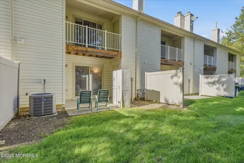 $399,900 | 8 Stuart Drive, Unit 4, Freehold, NJ 07728