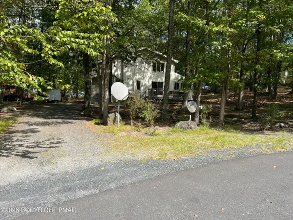 $2,800 | 1319 Burnside Terrace, East Stroudsburg, PA 18301