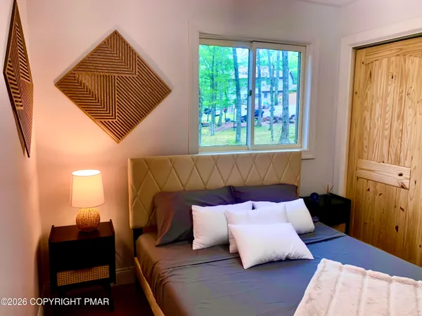 $2,800 | 1319 Burnside Terrace, East Stroudsburg, PA 18301