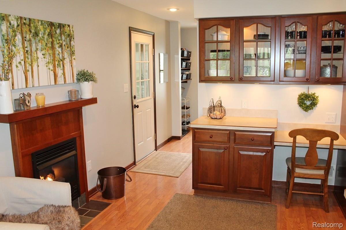 51250 Hanford Road Canton, MI 48187 - Photo 21 of 74 Entry From Garage
