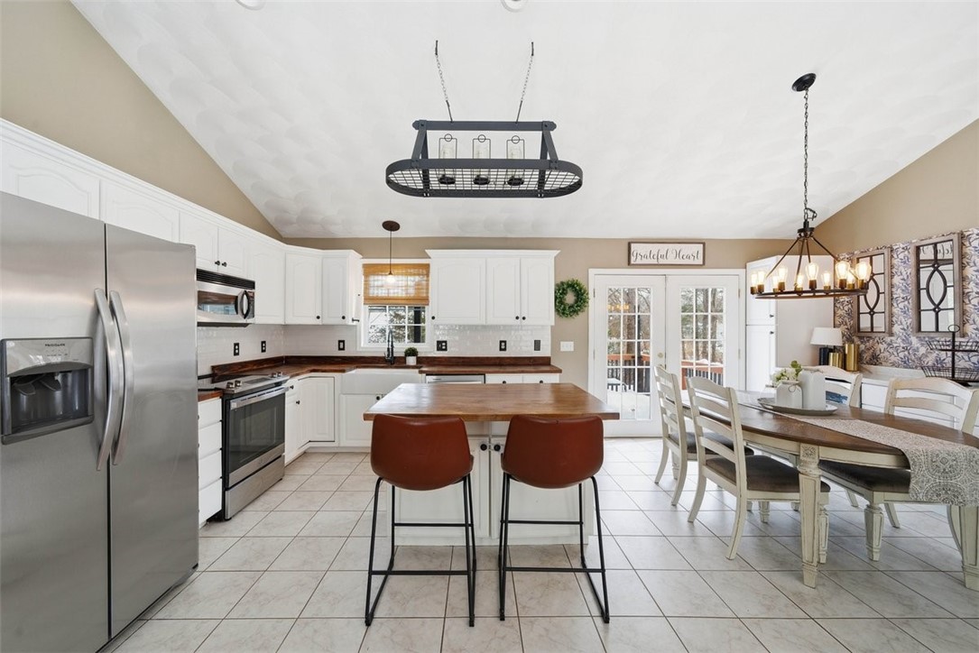 98 Cedar Grove Drive Exeter, RI 02822 - Photo 8 of 48