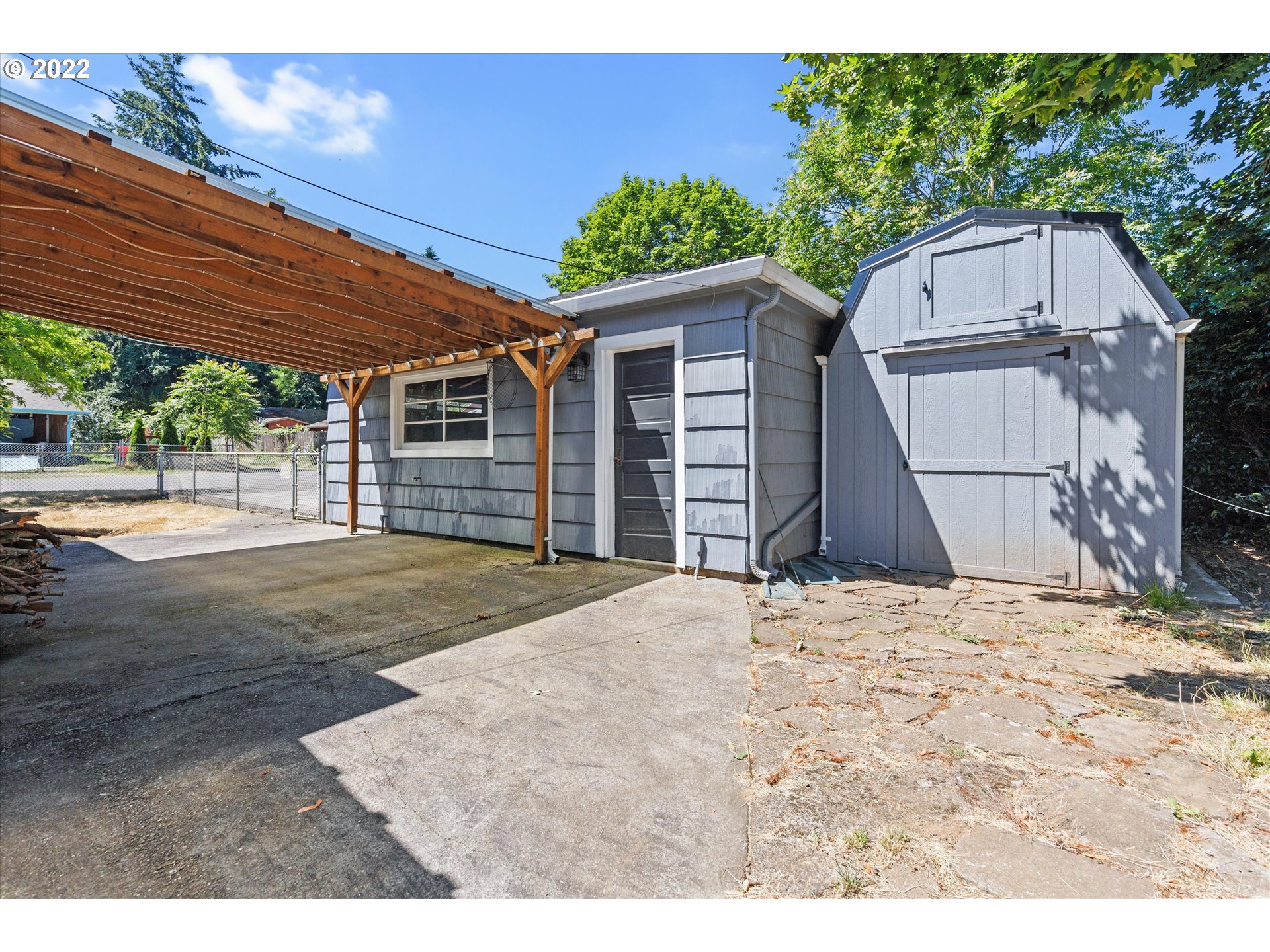 3200 R Street Vancouver, WA 98663 - Photo 28 of 32 a view of a backyard of a house