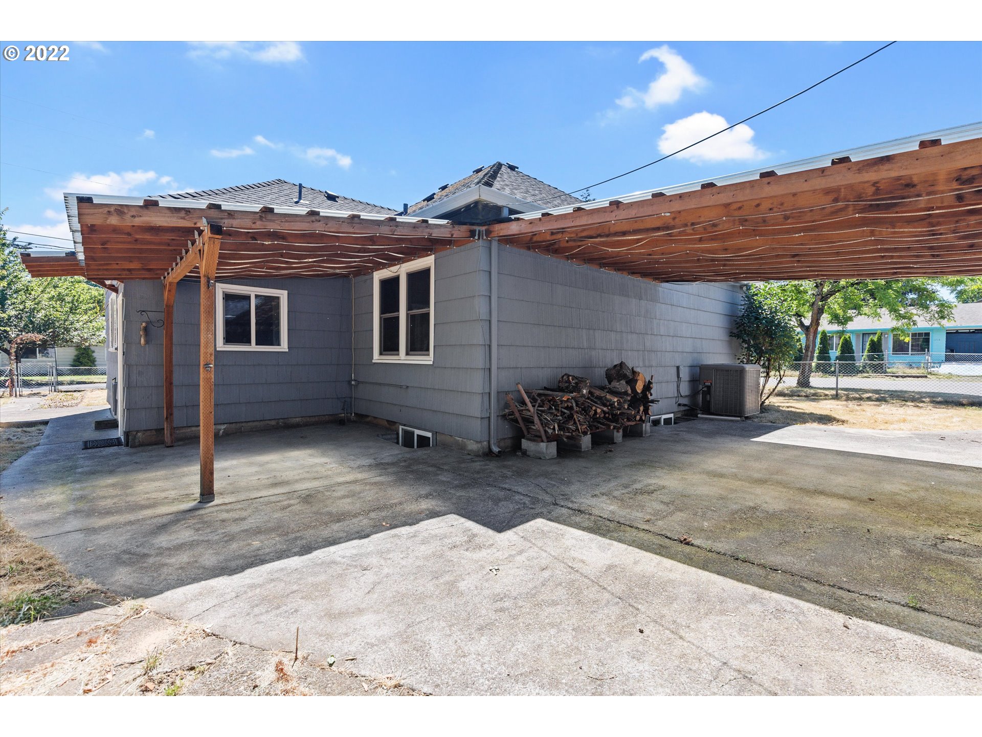 3200 R Street Vancouver, WA 98663 - Photo 29 of 32 a view of a backyard