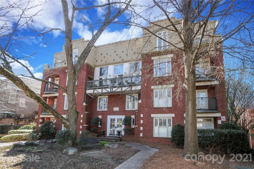 416 Queens Road, Unit 18 Charlotte, NC 28207 - Photo 1 of 35 Gallery Image 1