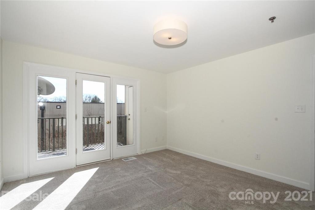 416 Queens Road, Unit 18 Charlotte, NC 28207 - Photo 22 of 35 Gallery Image 22