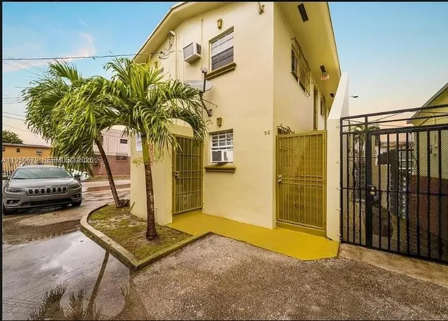 $2,000 | 1500 Northwest 69th Terrace, Miami, FL 33147