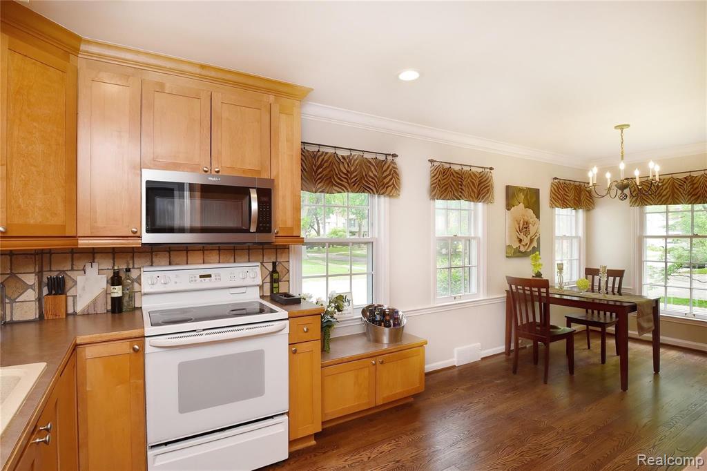 3695 Cumberland Road Berkley, MI 48072 - Photo 10 of 32 Gallery Image 10
