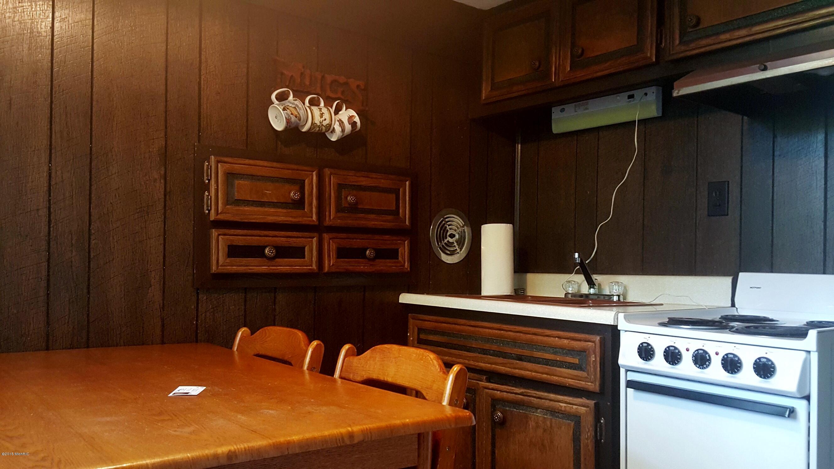 6174 East Interlochen Road Fountain, MI 49410 - Photo 4 of 16 kitchen1