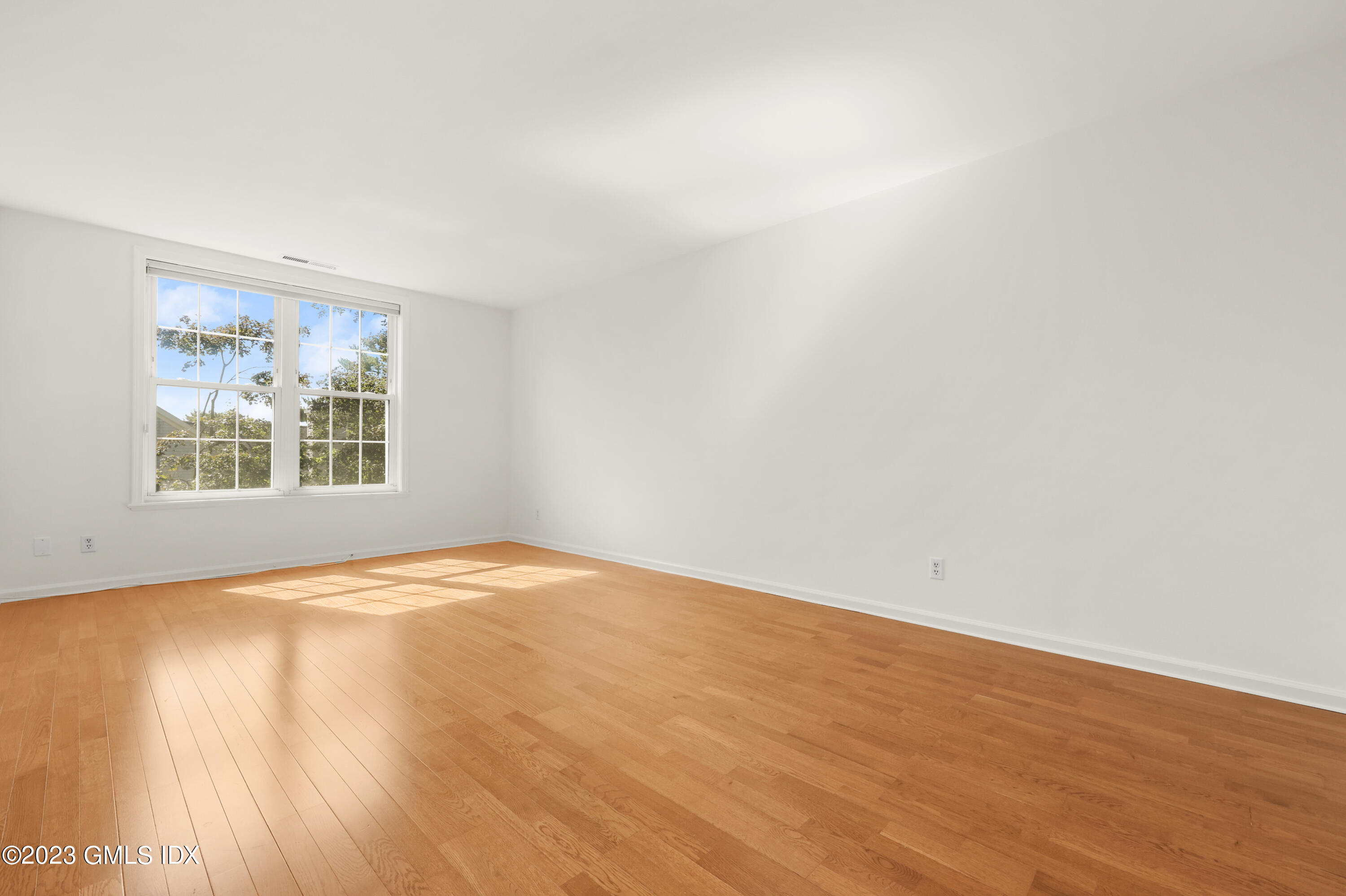 140 Field Point Road, Unit 26 Greenwich, CT 06830 - Photo 8 of 12 140 Field Point Rd Unit 26-print-018-017