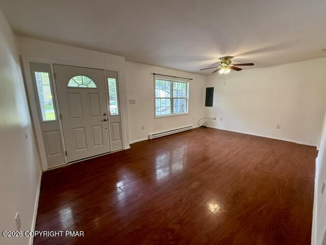 813 Trafalgar Road Tobyhanna, PA 18466 - Photo 2 of 23 Entrance/Living Room