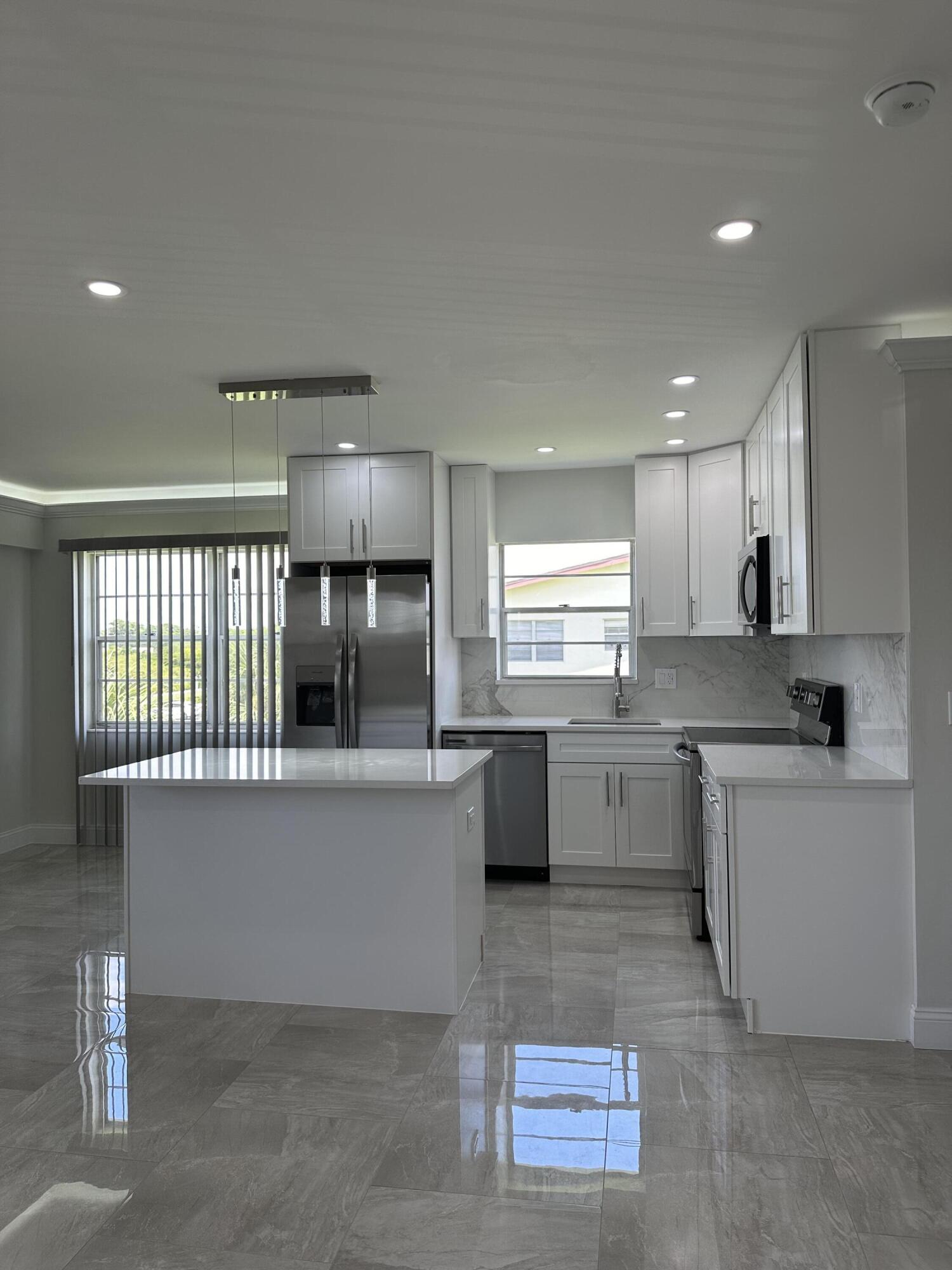 210 Preston F Boca Raton, FL 33434 - Photo 14 of 19 IMG_3937