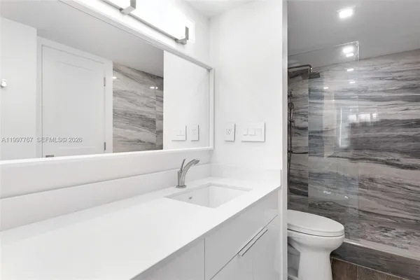 $599,000 | 5701 Collins Avenue, Unit 1707, Miami Beach, FL 33140