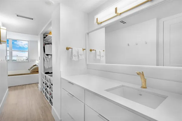 $599,000 | 5701 Collins Avenue, Unit 1707, Miami Beach, FL 33140