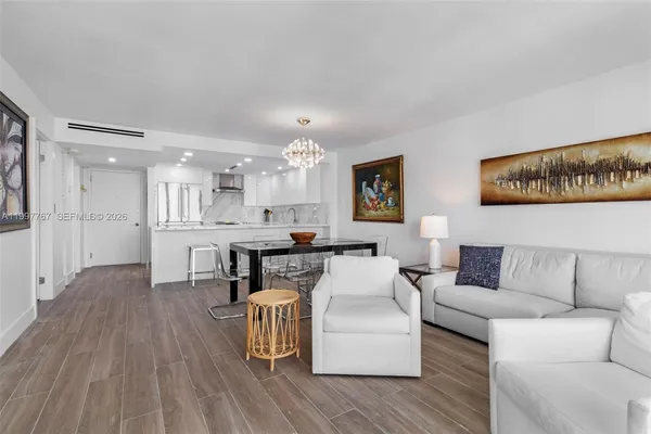 $599,000 | 5701 Collins Avenue, Unit 1707, Miami Beach, FL 33140