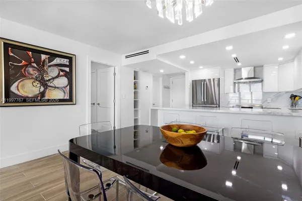$599,000 | 5701 Collins Avenue, Unit 1707, Miami Beach, FL 33140