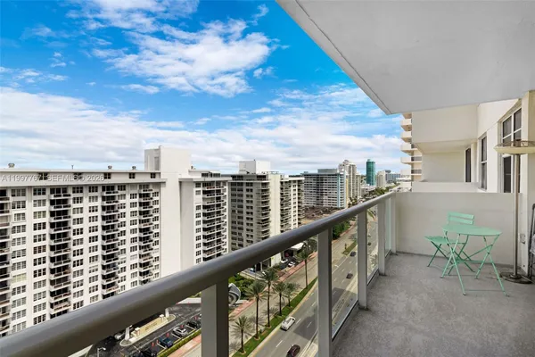 $599,000 | 5701 Collins Avenue, Unit 1707, Miami Beach, FL 33140