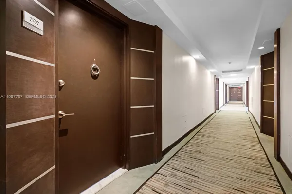 $599,000 | 5701 Collins Avenue, Unit 1707, Miami Beach, FL 33140