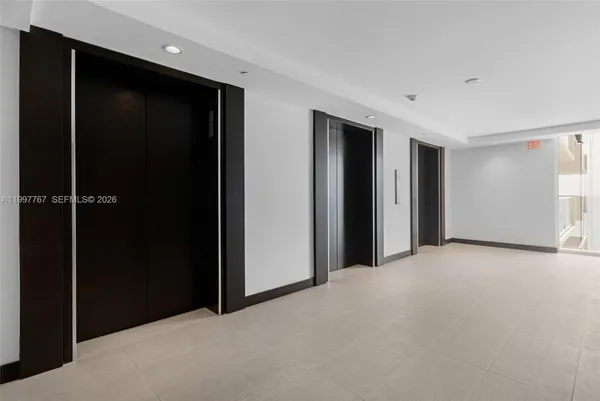 $599,000 | 5701 Collins Avenue, Unit 1707, Miami Beach, FL 33140