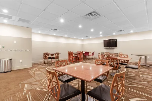 $599,000 | 5701 Collins Avenue, Unit 1707, Miami Beach, FL 33140