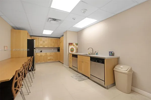 $599,000 | 5701 Collins Avenue, Unit 1707, Miami Beach, FL 33140