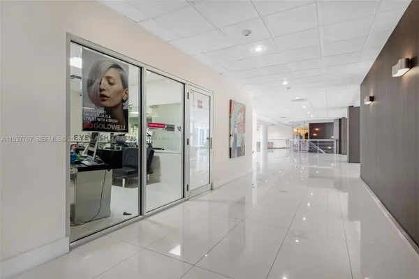 $599,000 | 5701 Collins Avenue, Unit 1707, Miami Beach, FL 33140