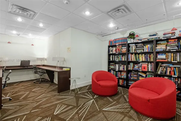 $599,000 | 5701 Collins Avenue, Unit 1707, Miami Beach, FL 33140